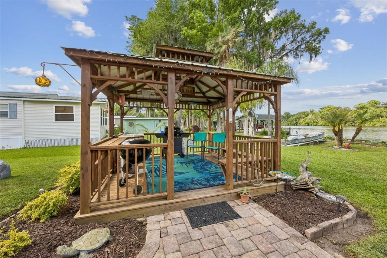 329 Paradise Circle , Satsuma, FL 32189 Photo