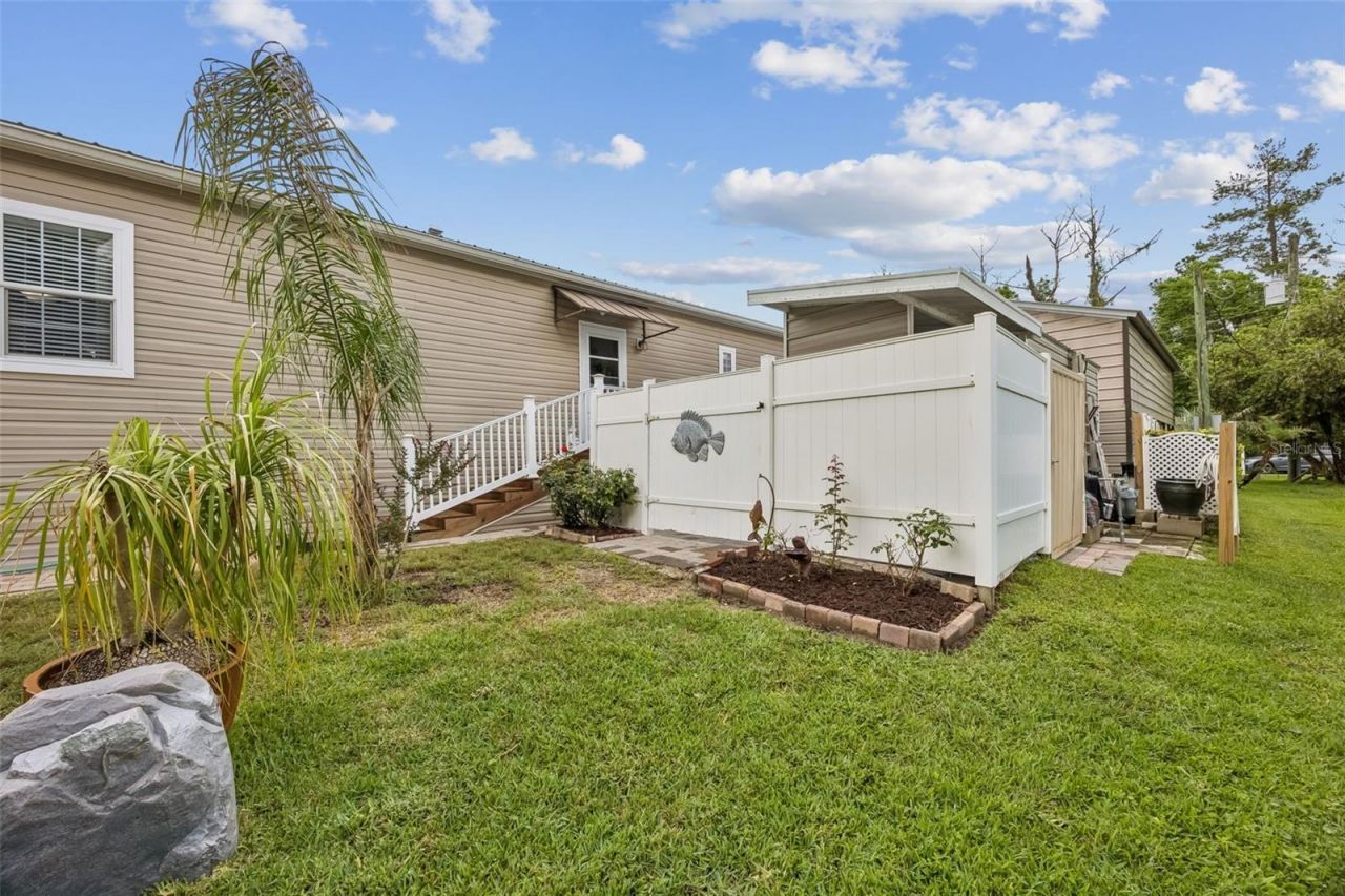 329 Paradise Circle , Satsuma, FL 32189 Photo