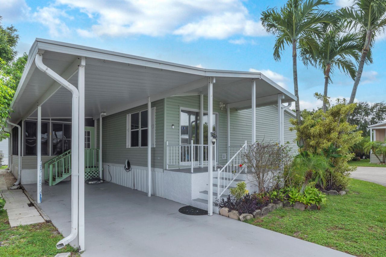 59 Plantation Blvd, Lake Worth, FL 33467 Photo