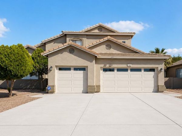 7607 W STATE Avenue, Glendale, AZ 85303
