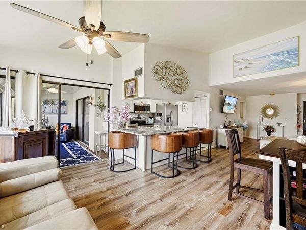 5830 Trailwinds DR, Unit 824, FORT MYERS, FL 33907