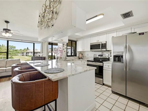 5830 Trailwinds DR , Unit 824, FORT MYERS, FL 33907