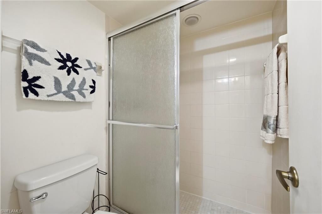 5830 Trailwinds Dr, Unit 824, Fort Myers, FL 33907 Photo