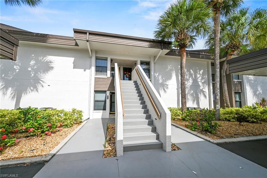 5830 Trailwinds Dr, Unit 824, Fort Myers, FL 33907 Photo