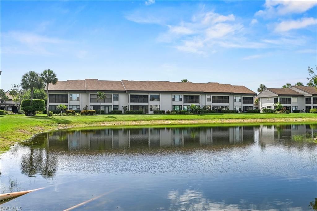 5830 Trailwinds Dr, Unit 824, Fort Myers, FL 33907 Photo