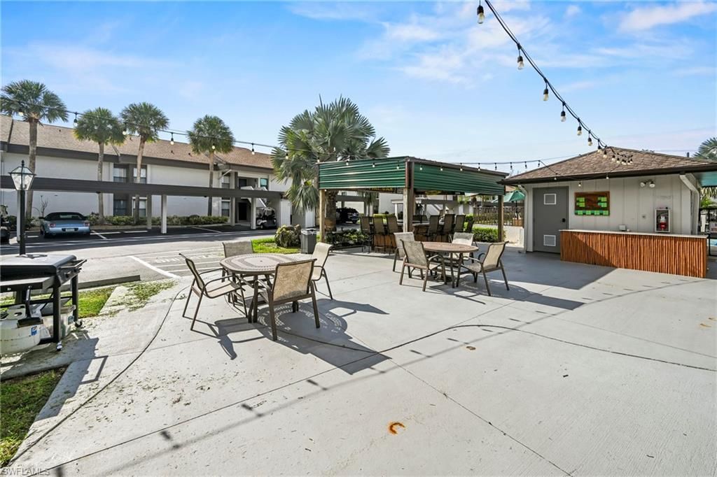 5830 Trailwinds Dr, Unit 824, Fort Myers, FL 33907 Photo