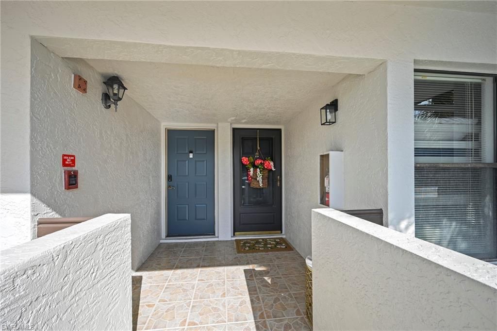 5830 Trailwinds Dr, Unit 824, Fort Myers, FL 33907 Photo
