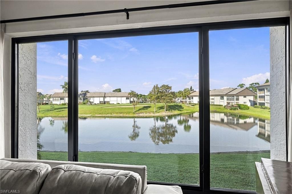 5830 Trailwinds Dr, Unit 824, Fort Myers, FL 33907 Photo