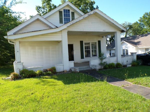 227 N 5TH ST, Selmer, TN 38375