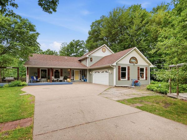 9439 Jewel Lane Court N, Forest Lake, MN 55025