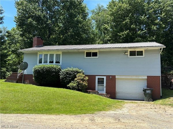 6601 Mapleton Street SE, East Canton, OH 44730