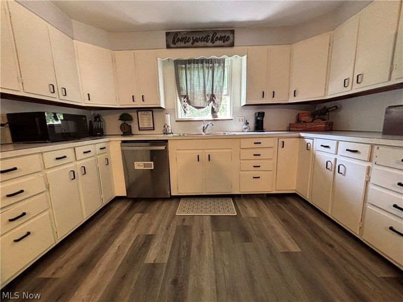 6601 Mapleton Street SE, East Canton, OH 44730 Photo 3