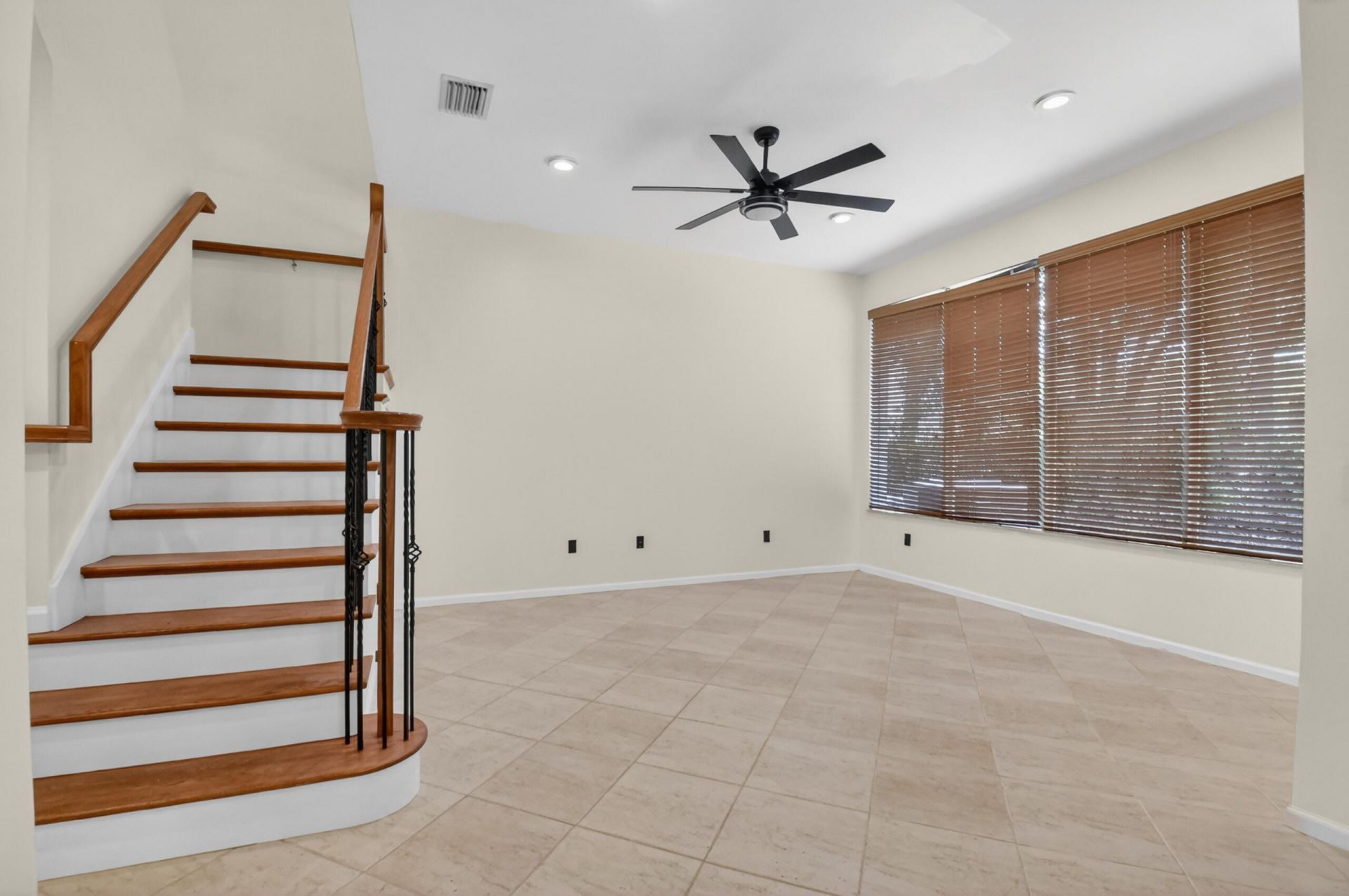 6421 Bella Circle, Unit 303, Boynton Beach, FL 33437 Photo