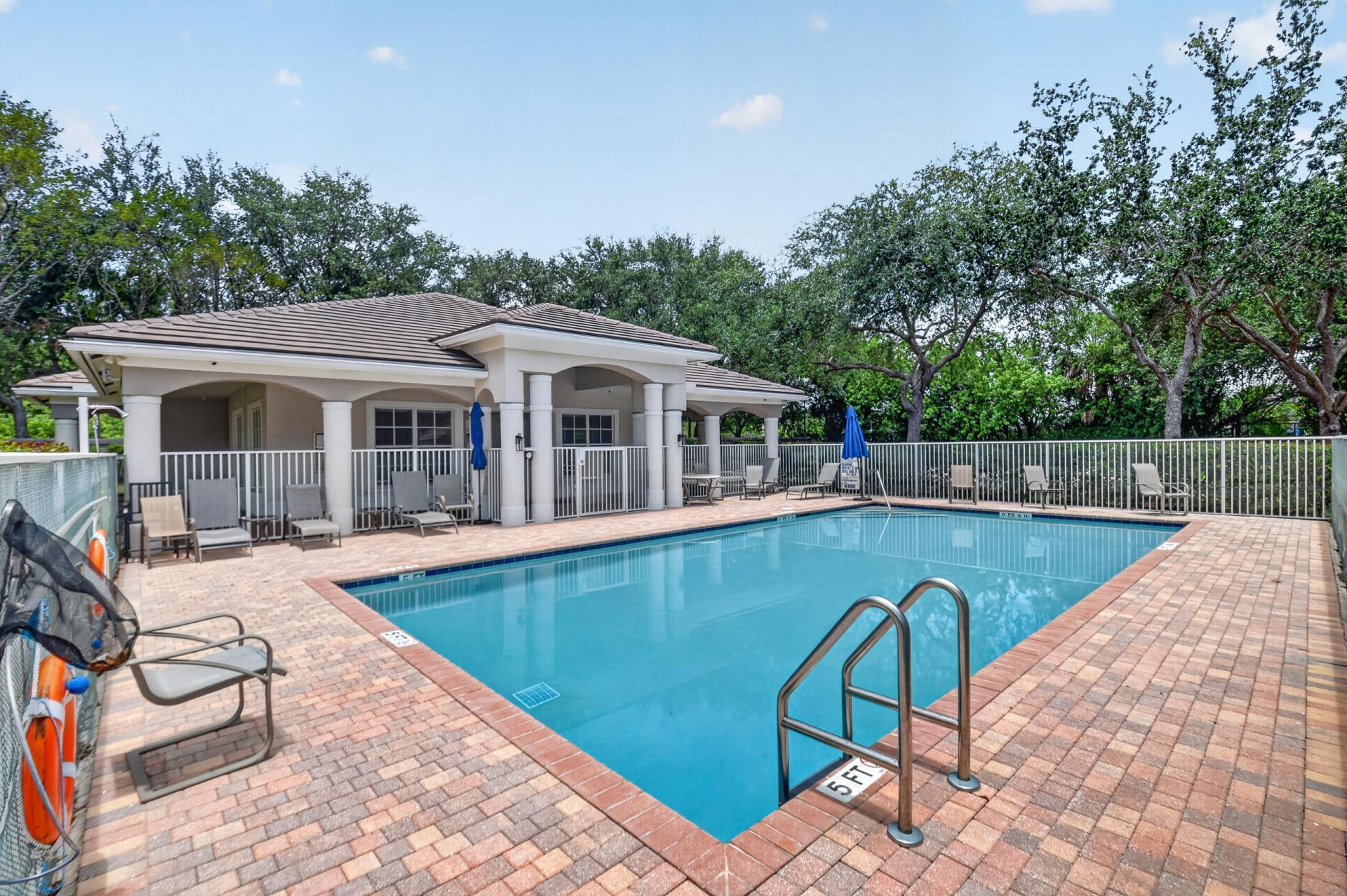 6421 Bella Circle, Unit 303, Boynton Beach, FL 33437 Photo