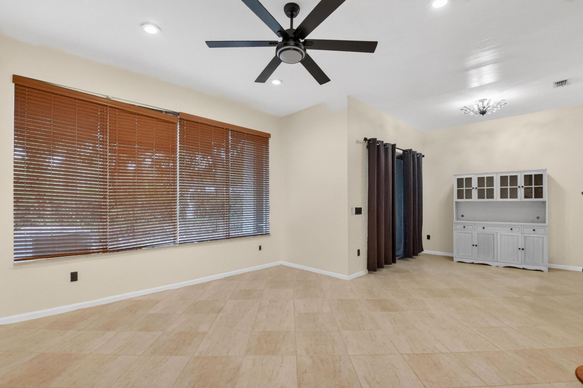 6421 Bella Circle, Unit 303, Boynton Beach, FL 33437 Photo