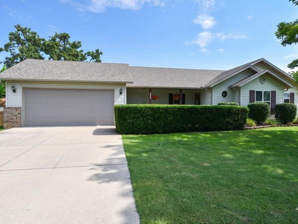 185 Blue Spruce Drive, Hollister, MO 65672