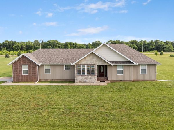 8861 Farm Road 2212 , Washburn, MO 65772