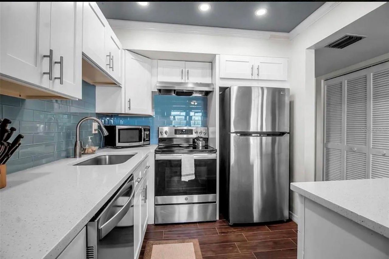 5420 Swift Road, Unit 38, Sarasota, FL 34231 Photo