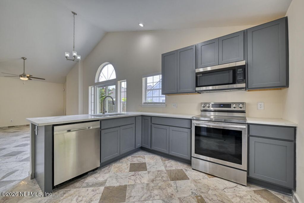 7728 Lynchburg Court W, Jacksonville, FL 32277 Photo