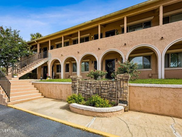 5375 ORTEGA FARMS Boulevard, Unit 805, Jacksonville, FL 32210