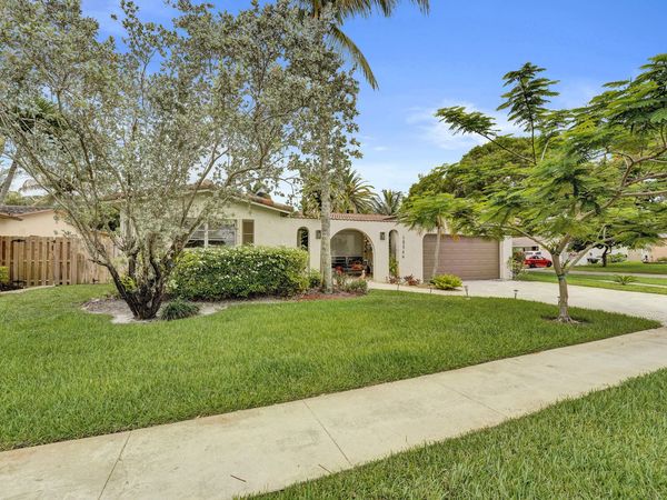 10544 NW 4th Street, Plantation, FL 33324