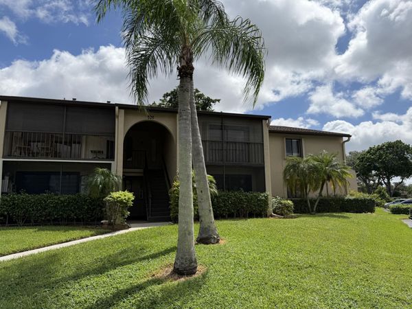 526 Shady Pine Way, Unit D2, Greenacres, FL 33415