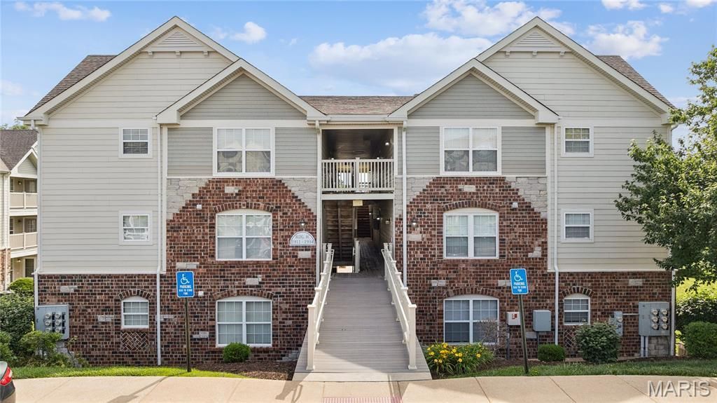 1934 Piedmont Circle, Saint Peters, MO 63304 Main Photo