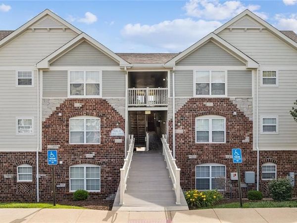 1934 Piedmont Circle, St Peters, MO 63304