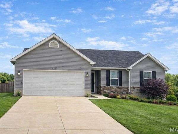 1627 Saint Charles Drive, Hillsboro, MO 63050