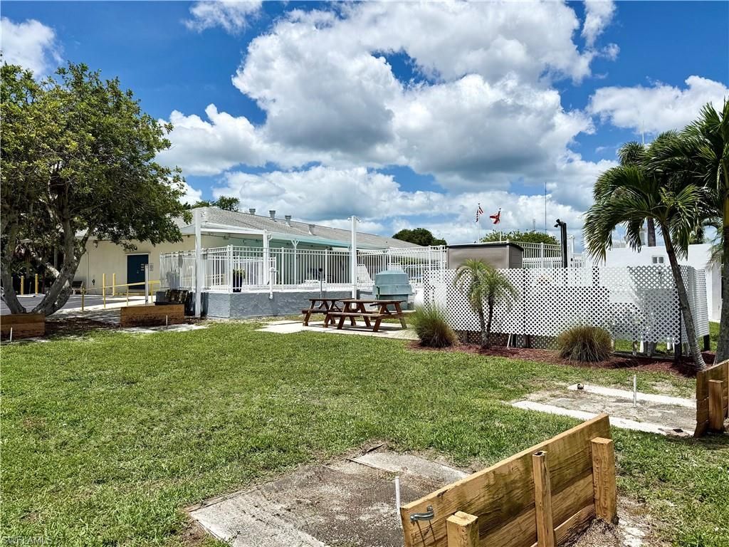 133 Redwood Ln, Naples, FL 34114 Photo
