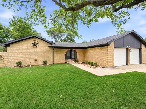 6748 Greenacres Drive, North Richland Hills, TX 76182