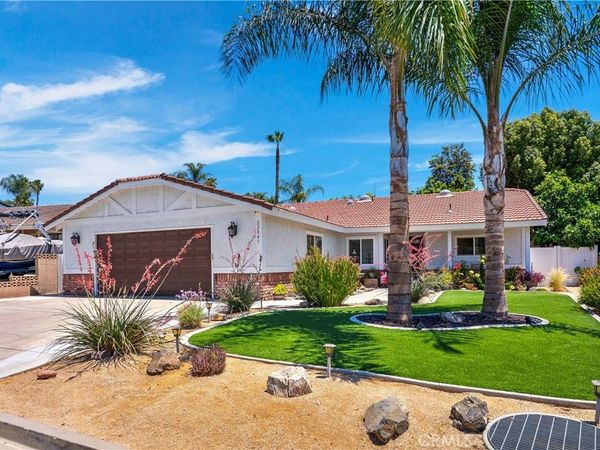 22841 Wind Song Place, Canyon Lake, CA 92587