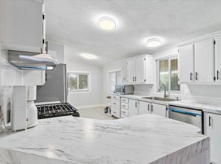 5901 Newbrook Cir #117, Riverbank, CA 95367 Photo