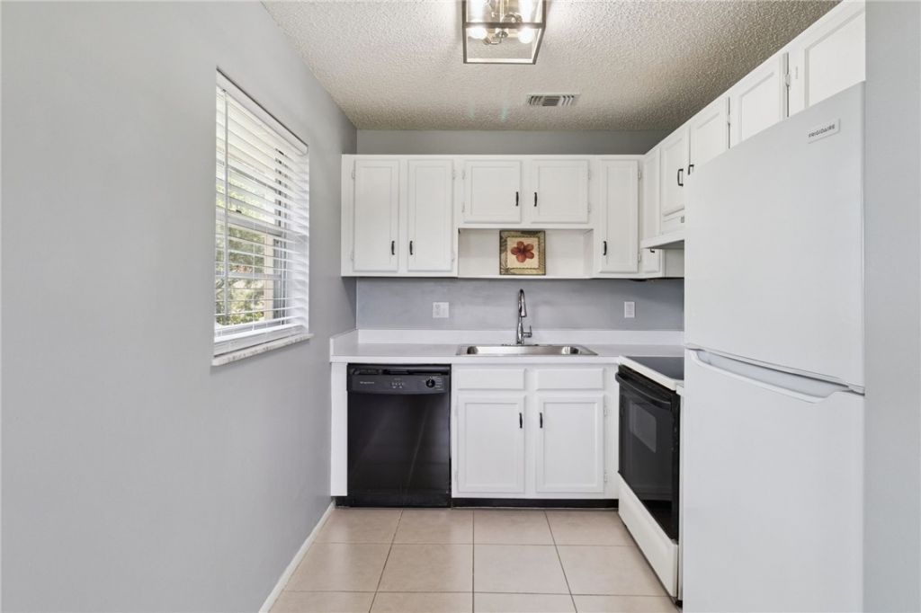 105 Spring Lake Court , Unit 203, Vero Beach, FL 32962 Photo