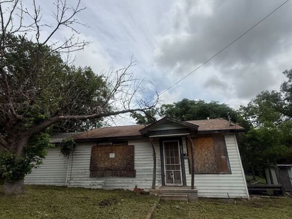 1210 2nd, Kerrville, TX 78028