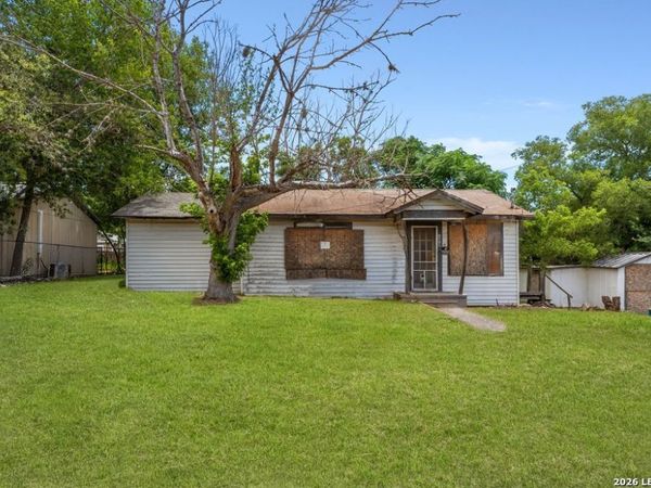 1210 2nd, Kerrville, TX 78028