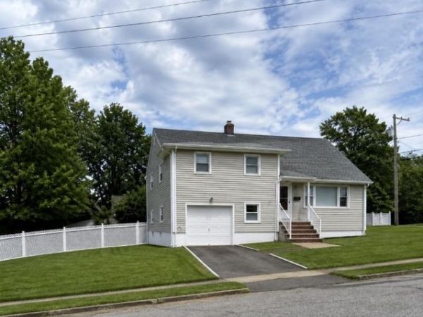 6 Dwight Ter, Clifton, NJ 07013