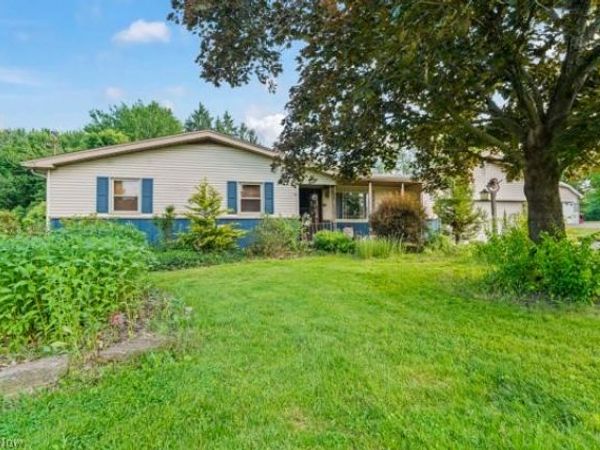 5030 Warren Sharon Road , Vienna, OH 44473