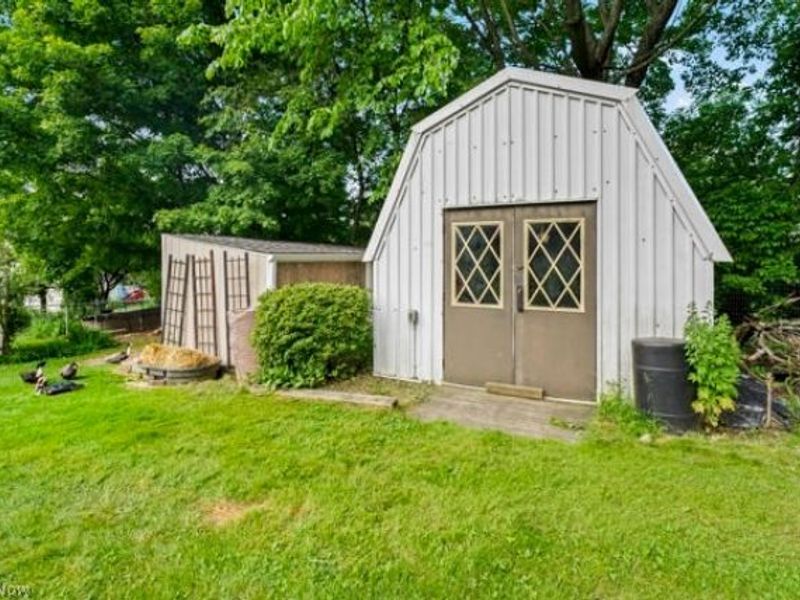 5030 Warren Sharon Road, Vienna, OH 44473 Photo 9