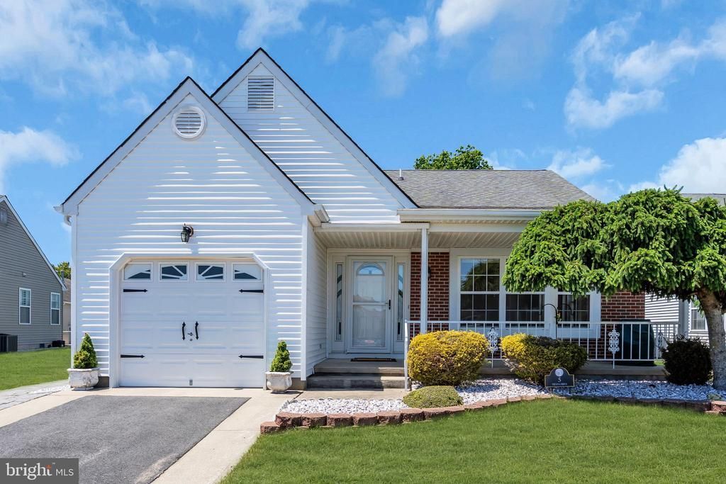 5 Vienna Drive , Toms River, NJ 08757 Main Photo