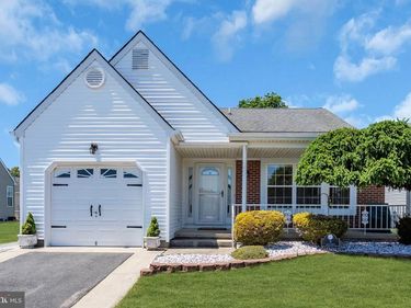 5 VIENNA DRIVE , TOMS RIVER, NJ 08757
