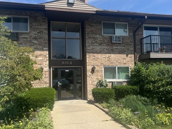 804 E Old Willow Road, Unit 108, Prospect Heights, IL 60070