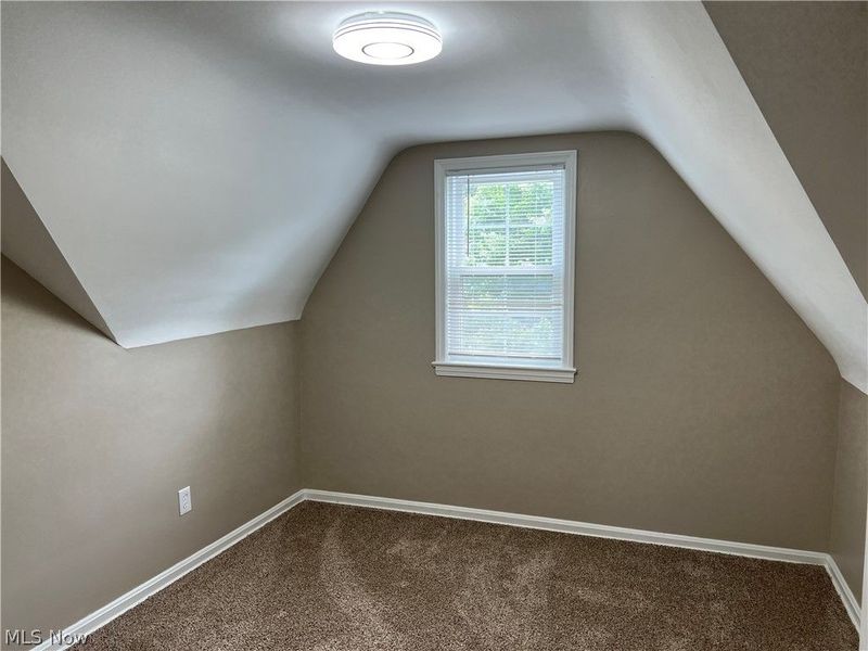 390 E 210th Street, Euclid, OH 44123 Photo 11