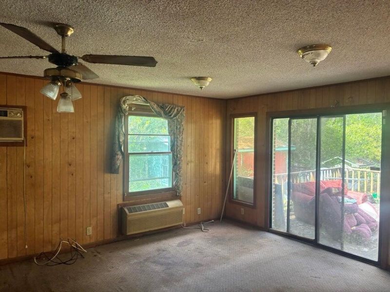 112 Garnet Street Photo 5