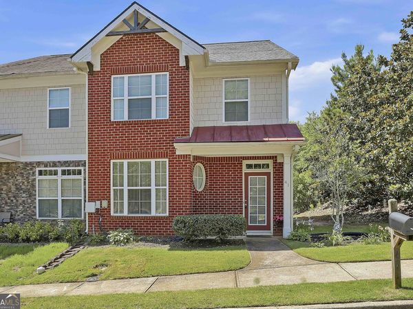 41 Newnan Lakes Drive, Newnan, GA 30263