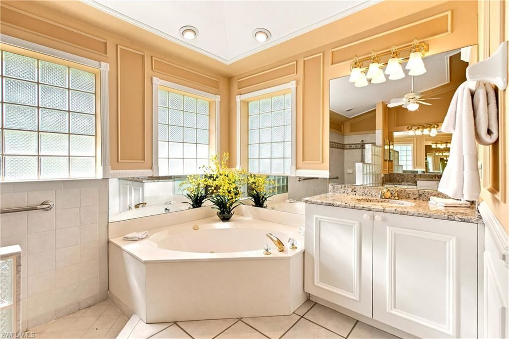 2312 Kings Lake Blvd, Naples, FL 34112 Photo
