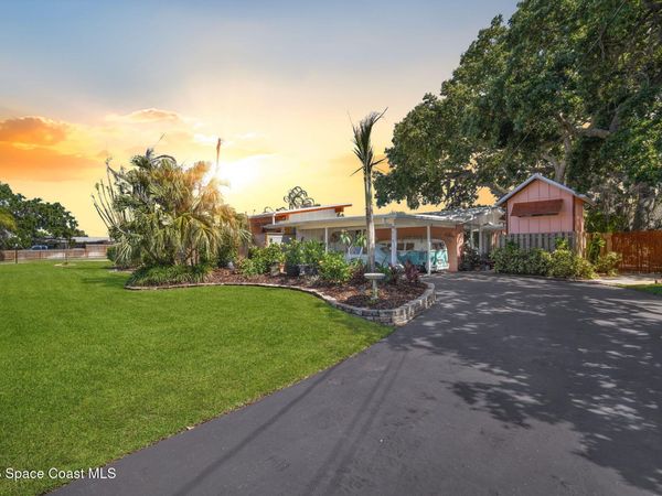 514 Cocoa Isles Boulevard, Cocoa Beach, FL 32931