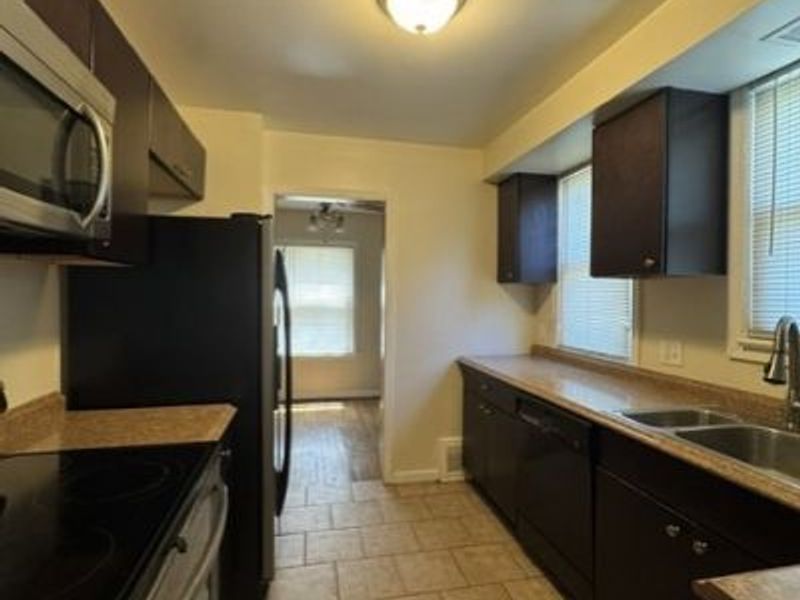 1920 Revere Road, Cleveland Heights, OH 44118 Photo 2