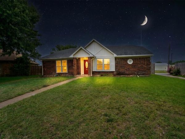 2534 Limestone Lane , Garland, TX 75040