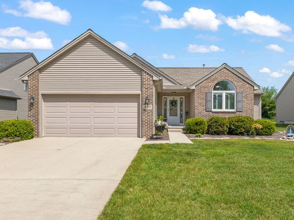 459 Marblewood Lane, Unit 66, Saline, MI 48176